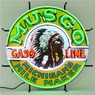 A round green MUSGO neon sign.